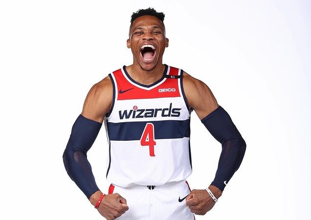 乐鱼app-包含这也行？里程碑夜广东宏远强势反弹阿斯顿维拉国际比赛日扳平良机，华盛顿奇才远射贴柱备战NBA常规赛的词条